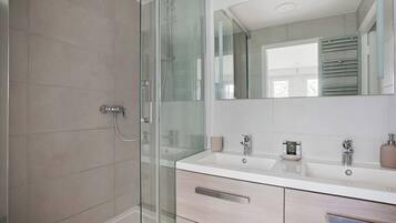 Apartment | Badezimmer | Handtücher