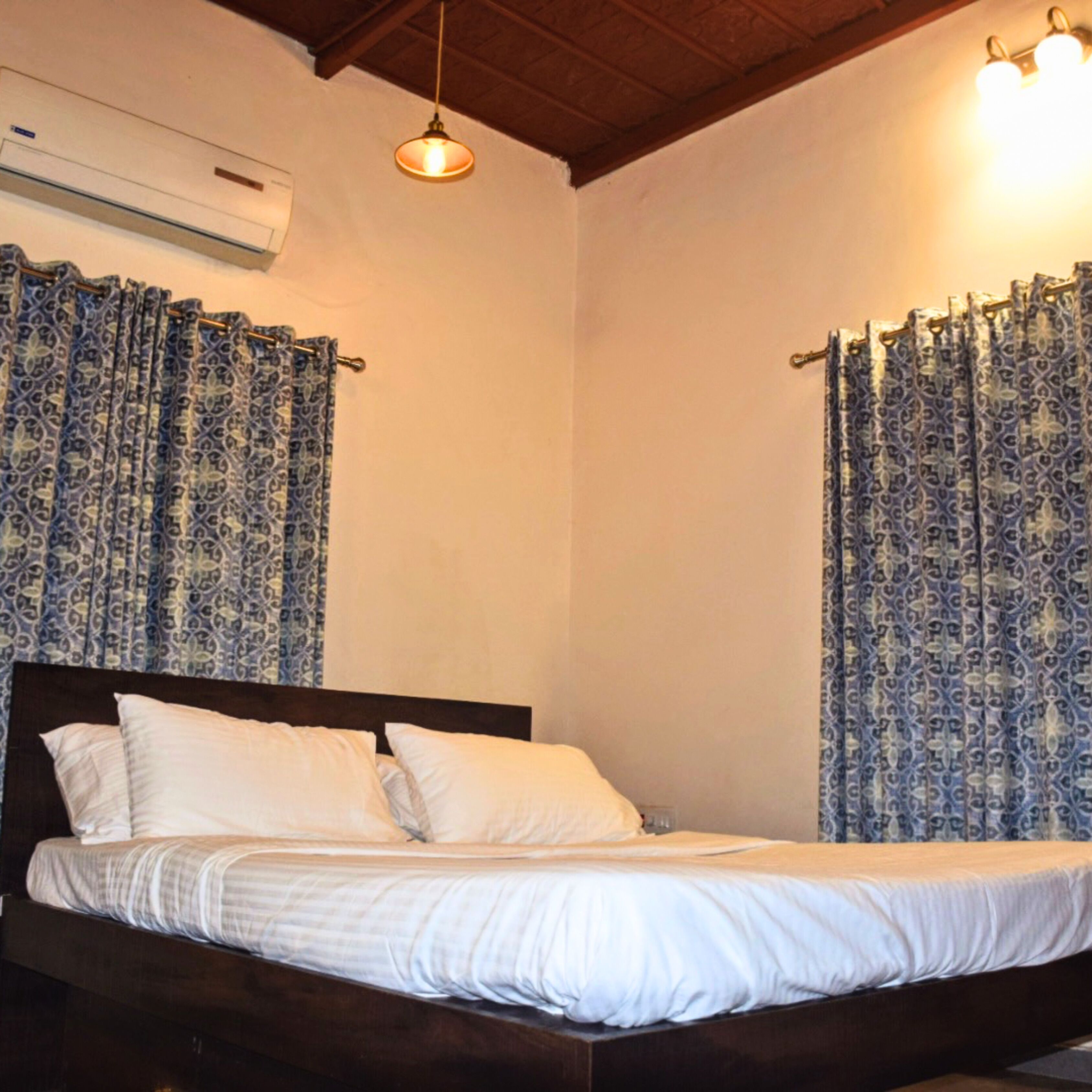 House, Garden View | Premium bedding, down comforters, individually decorated