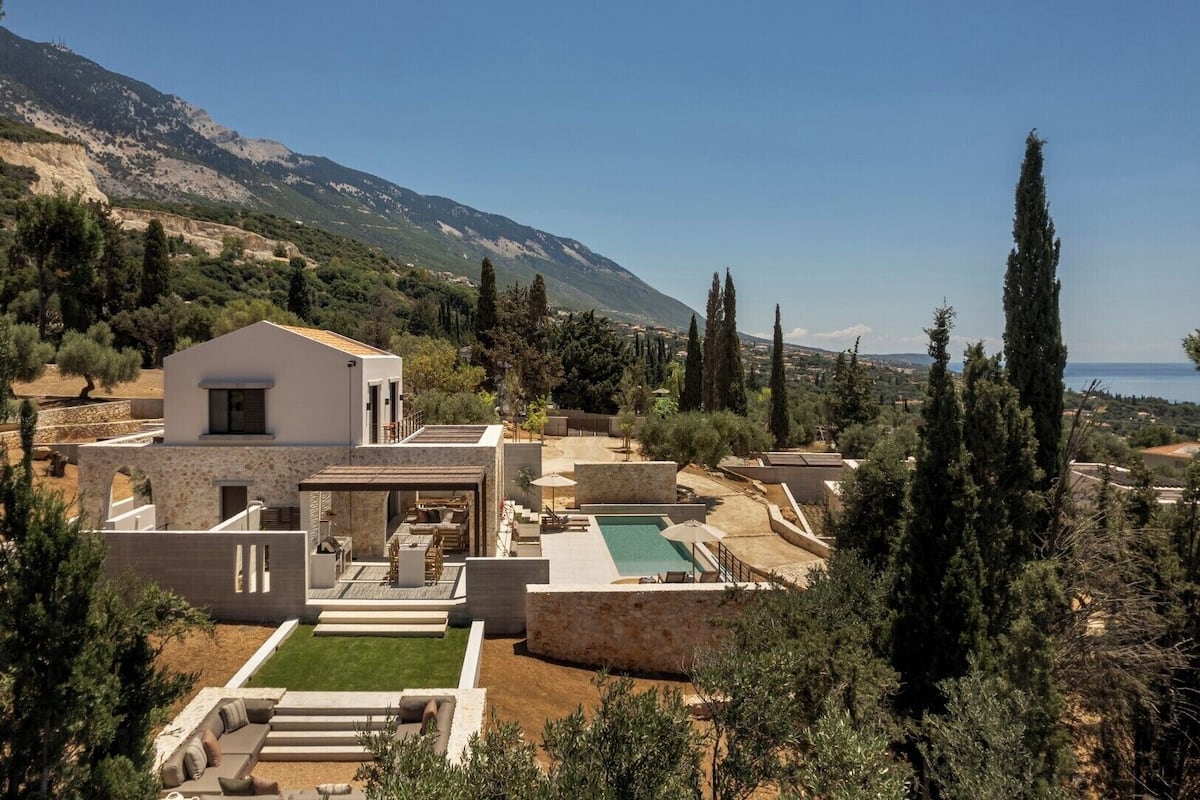 Cypress Two-Bedroom Villa with Private Pool and Sea View | Terrasse/Patio