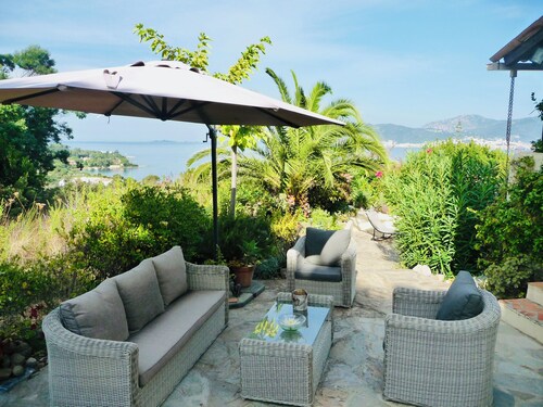 Spacious villa 500m from the sea with views onto the gulf of Ajaccio & mountains