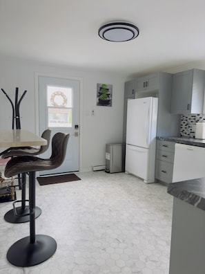 Interior - Quiet Cozy Family Home. 5 mins to shopping district & Cinema. (Saint John)