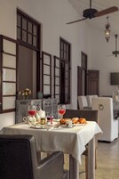 Desayuno continental incluido todos los días 