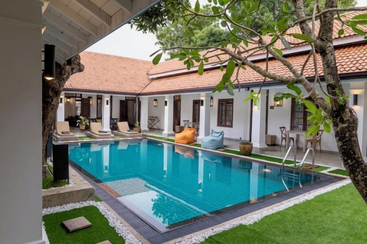 Deluxe Double Room With Pool View