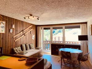 TV - Spacious studio south balcony 4 pers, near slopes, parking (Pra-Loup)