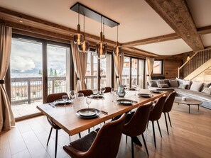 Dining - Luxury Apartment 170m², 5 Bedrooms, Ski Nearby, Parking, Wifi (La Plagne Montalbert)