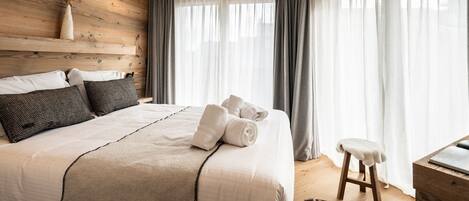 5 habitaciones, escritorio, tabla de planchar con plancha y wifi gratis