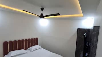 Deluxe Double Room | Free WiFi