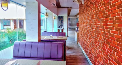 Shree Gulab Mansion Hotel and Restaurant