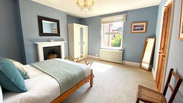 3 bedrooms, desk, iron/ironing board, WiFi