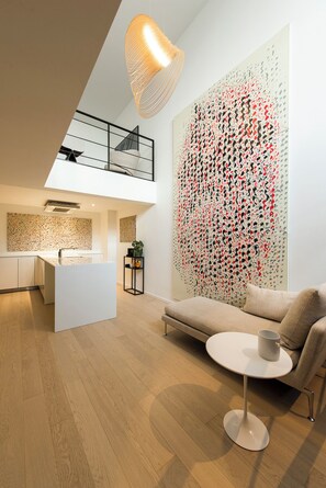 Smart TV, printers - Gallery Loft, 3 Level Maisonette w/ private garden + access to rooftop, bicycles (München)