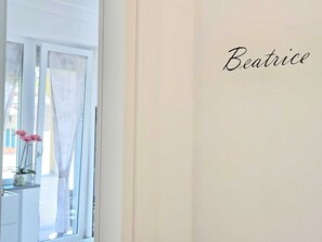 Kamar Standar, pemandangan gunung (Beatrice) | Brankas, kedap suara, setrika/meja setrika, dan Wi-Fi gratis