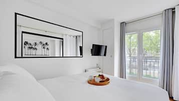 Apartment | 1 bedroom, iron/ironing board, bed sheets