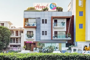 Mặt tiền nơi lưu trú