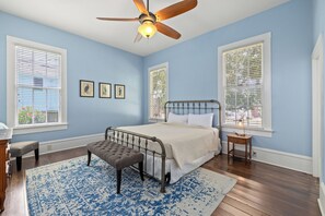 5 室のベッドルーム、アイロン / アイロン台、WiFi (無料)、ベッドシーツ