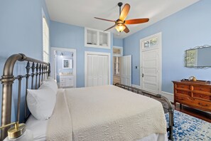 5 bedrooms, iron/ironing board, free WiFi, bed sheets