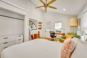 1 室のベッドルーム、デスク、WiFi (無料)、ベッドシーツ