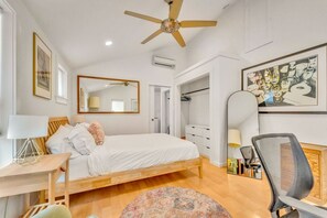 1 bedroom, desk, free WiFi, bed sheets