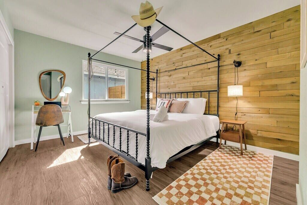 2 bedrooms, iron/ironing board, WiFi (free), bed sheets