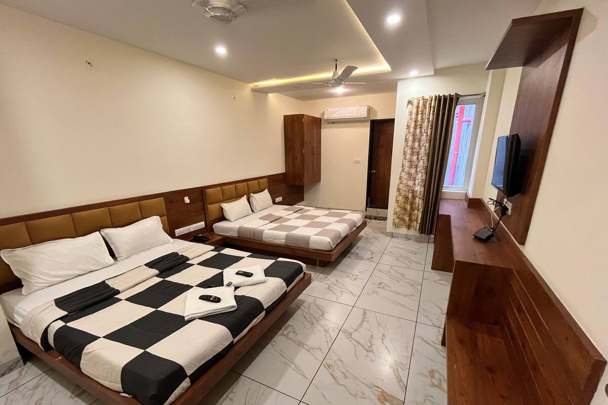 Family Room | WiFi (free)