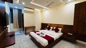 Deluxe Room | WiFi (free) - Hotel Prakasham (Ujjain)