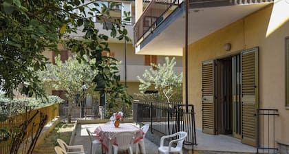 Apt Pinnacchio With Ac Near Sea