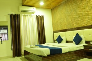 Deluxe Double or Twin Room | Premium bedding, pillowtop beds, soundproofing, free WiFi - Hotel Kanchan Palace (Indore)
