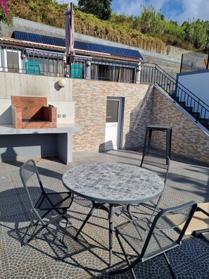 Outdoor dining - CASA AGAPANTHE  (Estreito da Calheta)