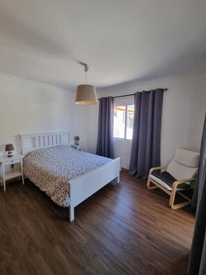 2 bedrooms, iron/ironing board, WiFi, bed sheets - CASA AGAPANTHE  (Estreito da Calheta)
