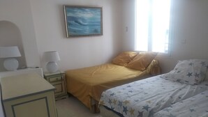 1 Schlafzimmer, Bügeleisen/Bügelbrett, Bettwäsche