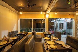 Dining - Maple Hill Resort (Lansdowne)