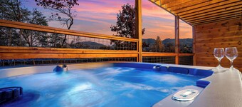 New Listing, Mountain View, Private Pool, Hot Tub & Game Room!