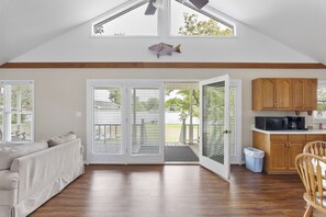 Smart TV - Serenity on the Lake (Prosperity)