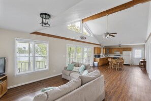 Smart TV - Serenity on the Lake (Prosperity)