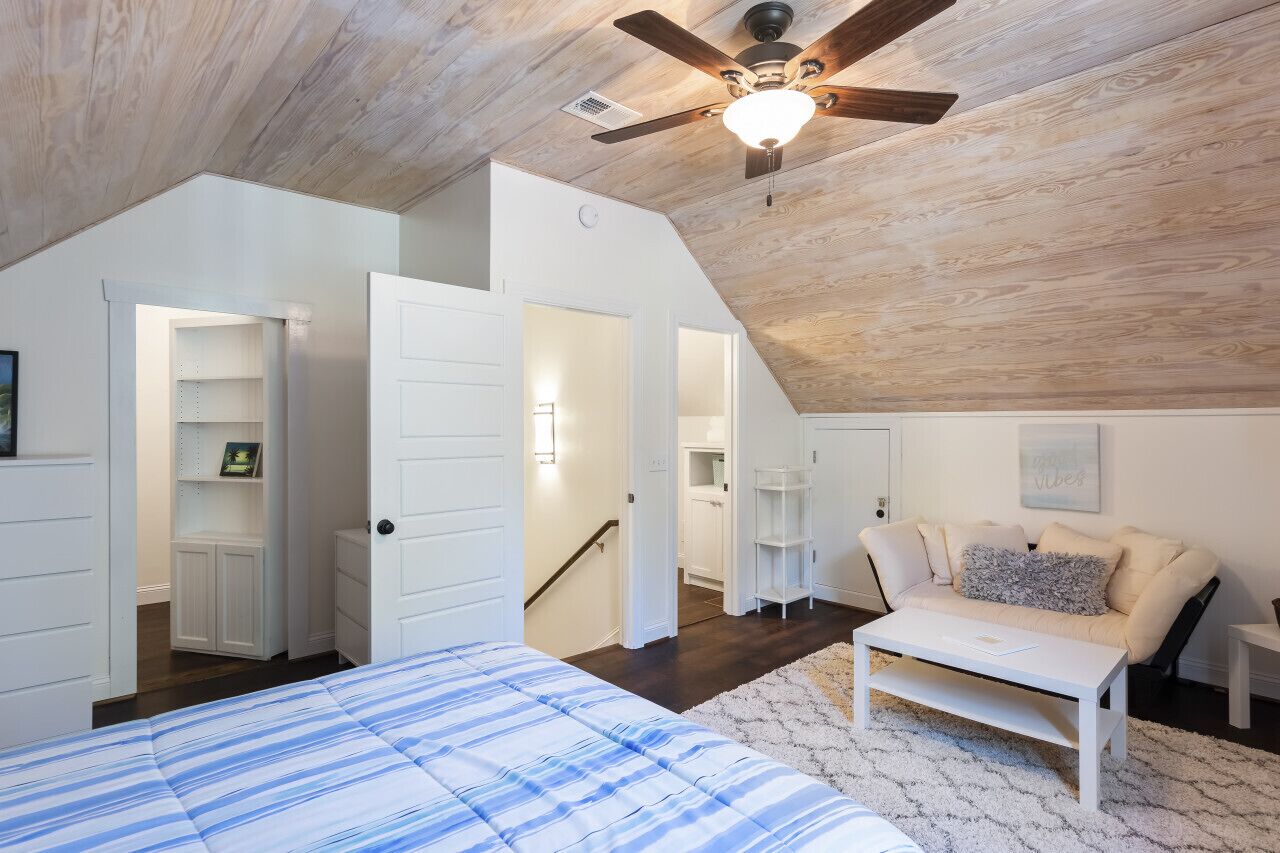 5 bedrooms, desk, iron/ironing board, free WiFi