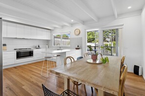 Dining - Ocean Beach Sanctuary (Rye)