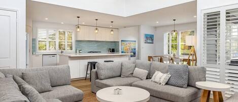 Smart TV, chimenea, videojuegos