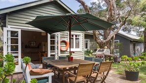 Outdoor dining - Newton Cottages: 5 BR, 3 BA House in Sorrento , Sleeps 11 (Sorrento)