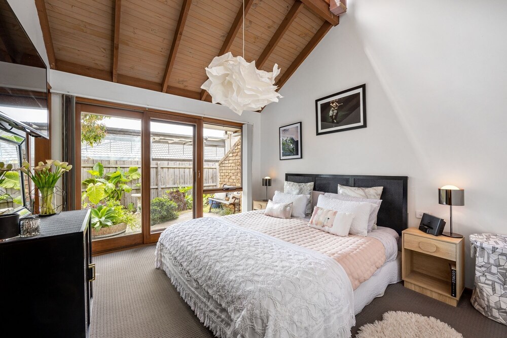 Roslyn Retreat: 5 BR, 2 BA House in Rye , Sleeps 10 - Melbourne | Vrbo
