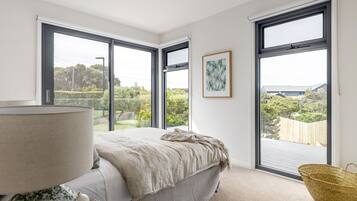 6 habitaciones, tabla de planchar con plancha, wifi y ropa de cama