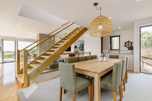 Dining - Back Beach: 6  BR, 4  BA House in Portsea, Sleeps 12 (Portsea)