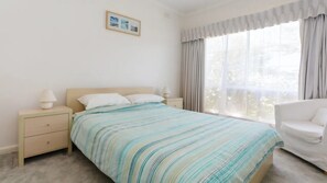 4 makuuhuonetta, silitysrauta/-lauta, Wi-Fi, vuodevaatteet