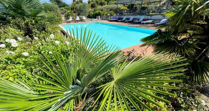 Spoleto Poolside - sleeps 24. Spectacular grounds with ramp, pool + jacuzzi.