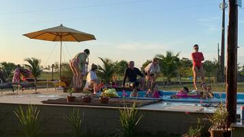 2 outdoor pools, free pool cabanas, pool umbrellas