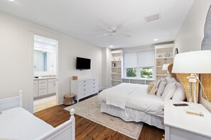 4 bedrooms, desk, iron/ironing board, travel cot