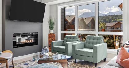 Mountain Views | Pool & Hot Tub | Chic Interior