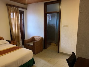 Standard Single Room, City View | In-room safe, desk, laptop workspace, iron/ironing board - Royal Park Hotel (Kumasi)