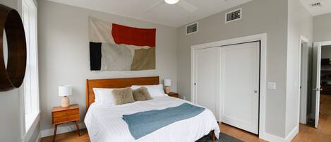 2 bedrooms, iron/ironing board, free WiFi, bed sheets