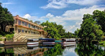 Century Eight 2Br/2Ba with Private Balcony