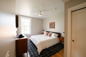 2 bedrooms, iron/ironing board, free WiFi, bed sheets