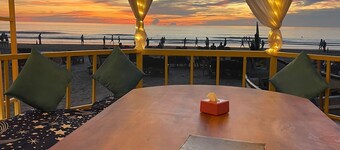 Sydney X cafe and Huts